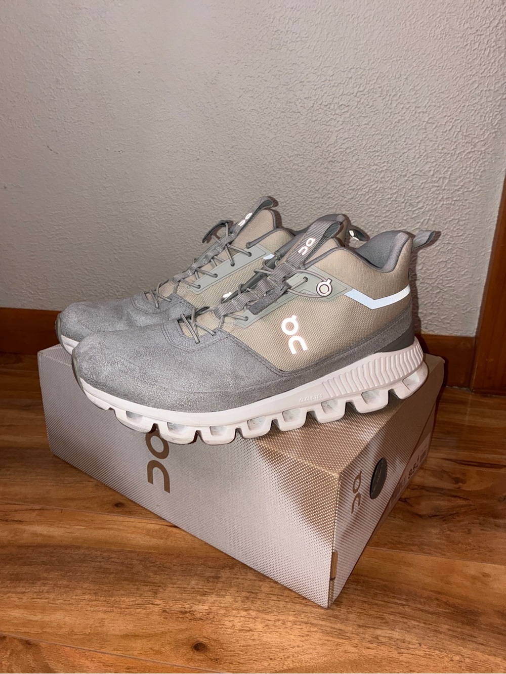 On Cloud Hi Women’s Athletic Trail Running Hiking Shoes, glacier grey - size 9.5